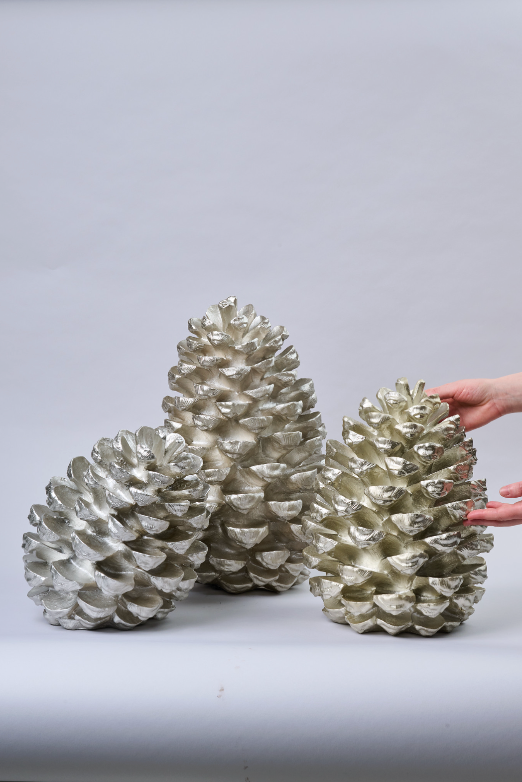 Piñas Decorativas Plateadas