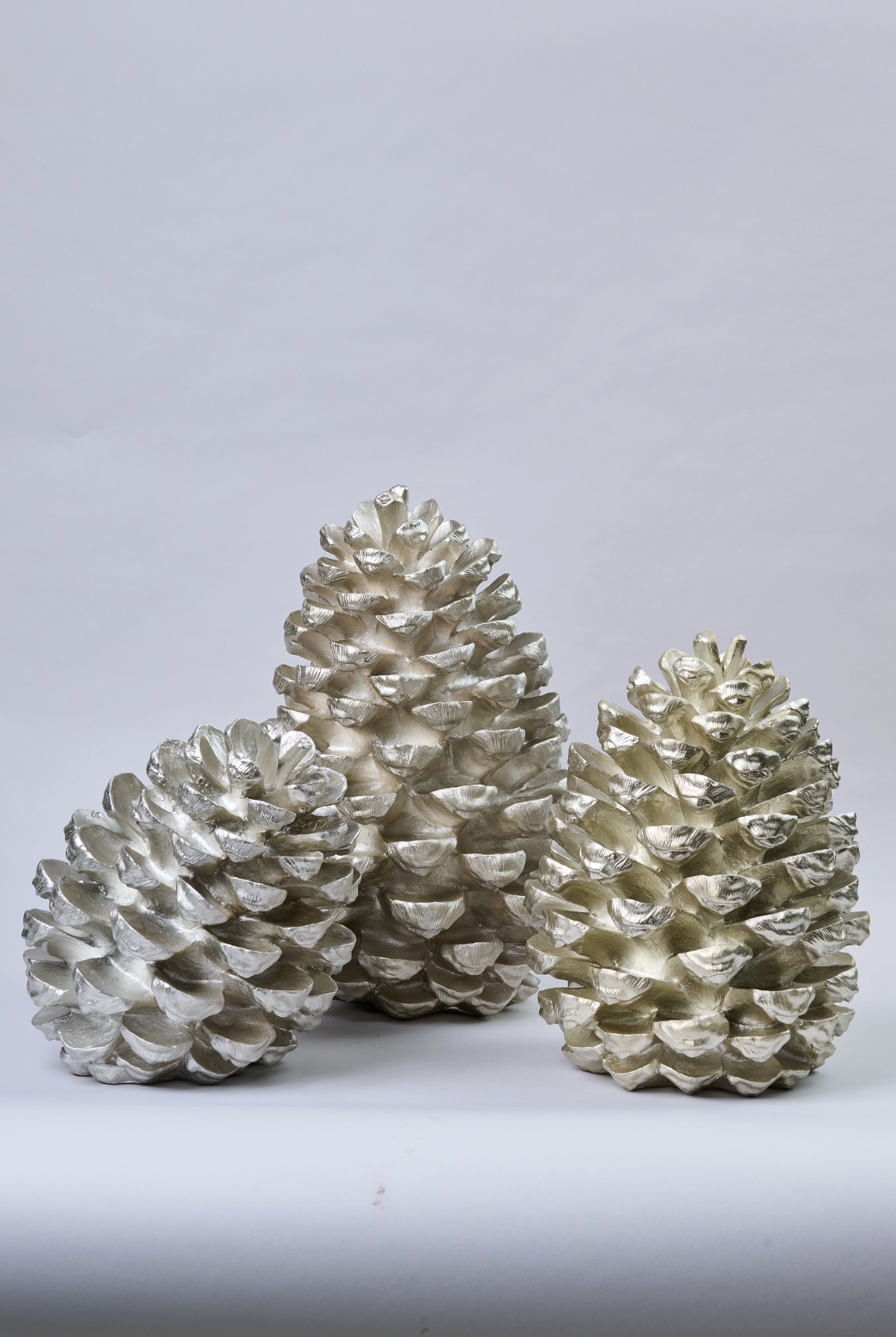 Piñas Decorativas Plateadas