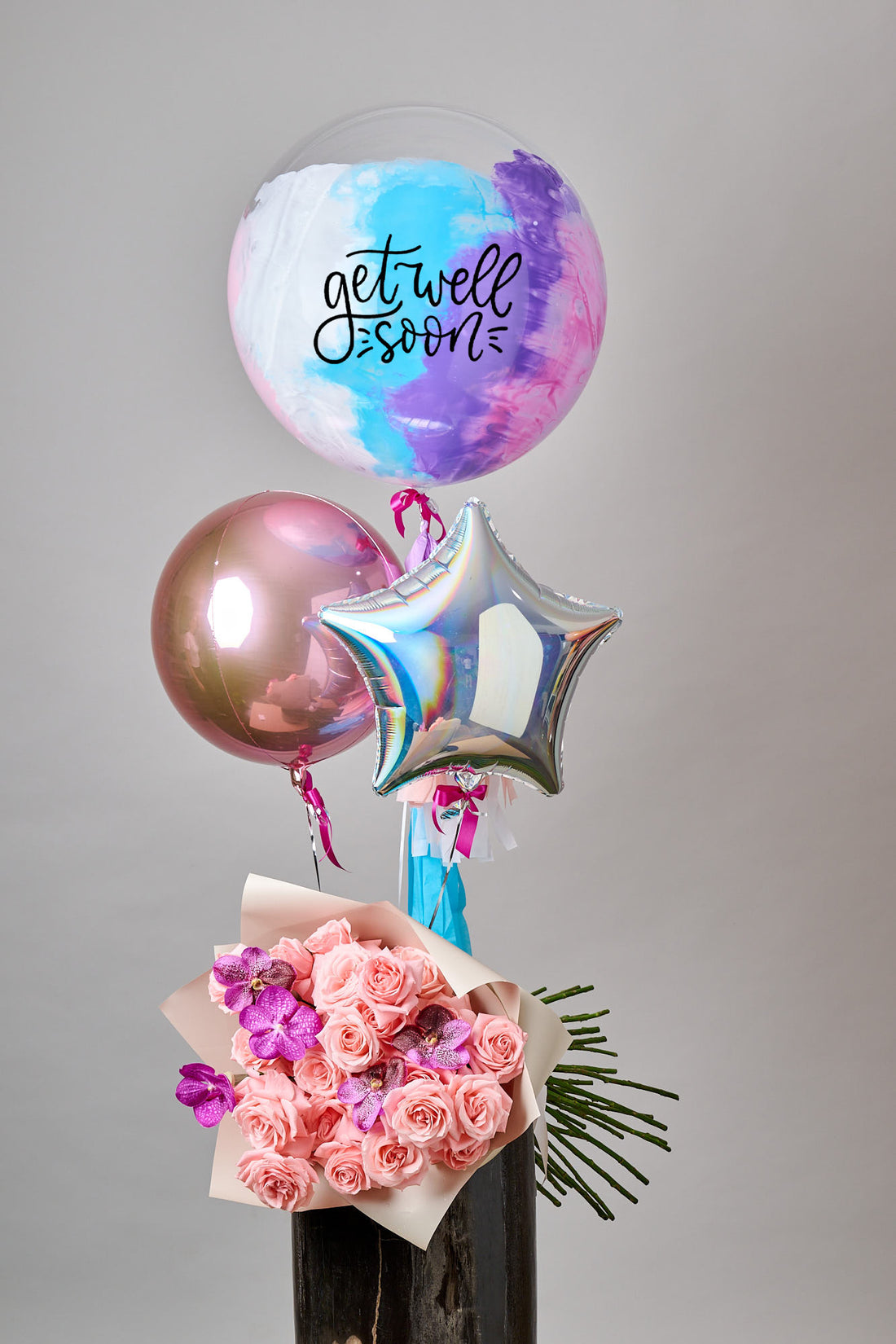 Arreglo Burbuja con Ramo de Rosas con Orquídea